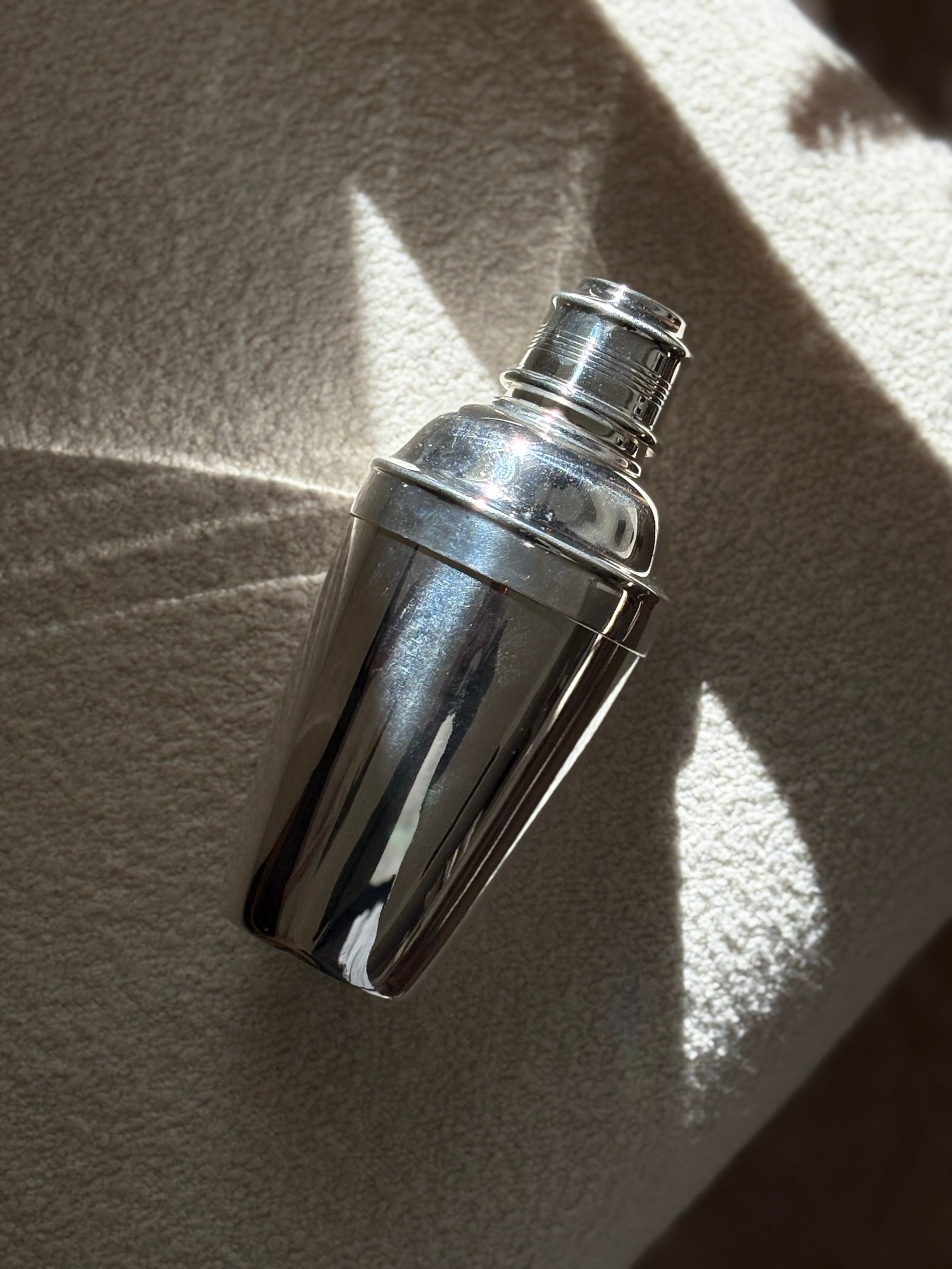 Cocktail Shaker with Coin Edge Lid - Made in England | Collectors Gene