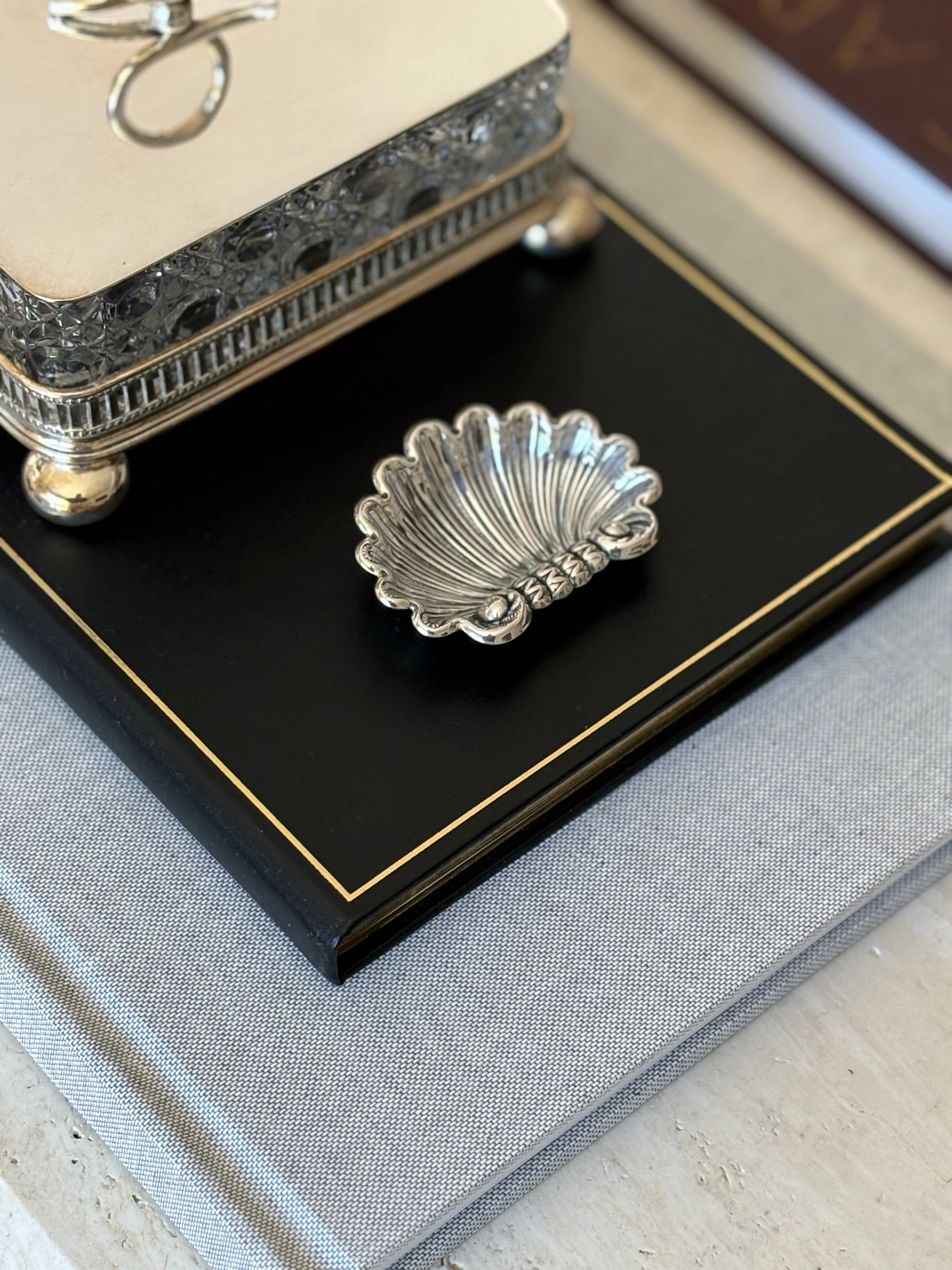 Italian Figural Shell Dish in 800 Silver | Collectors Gene