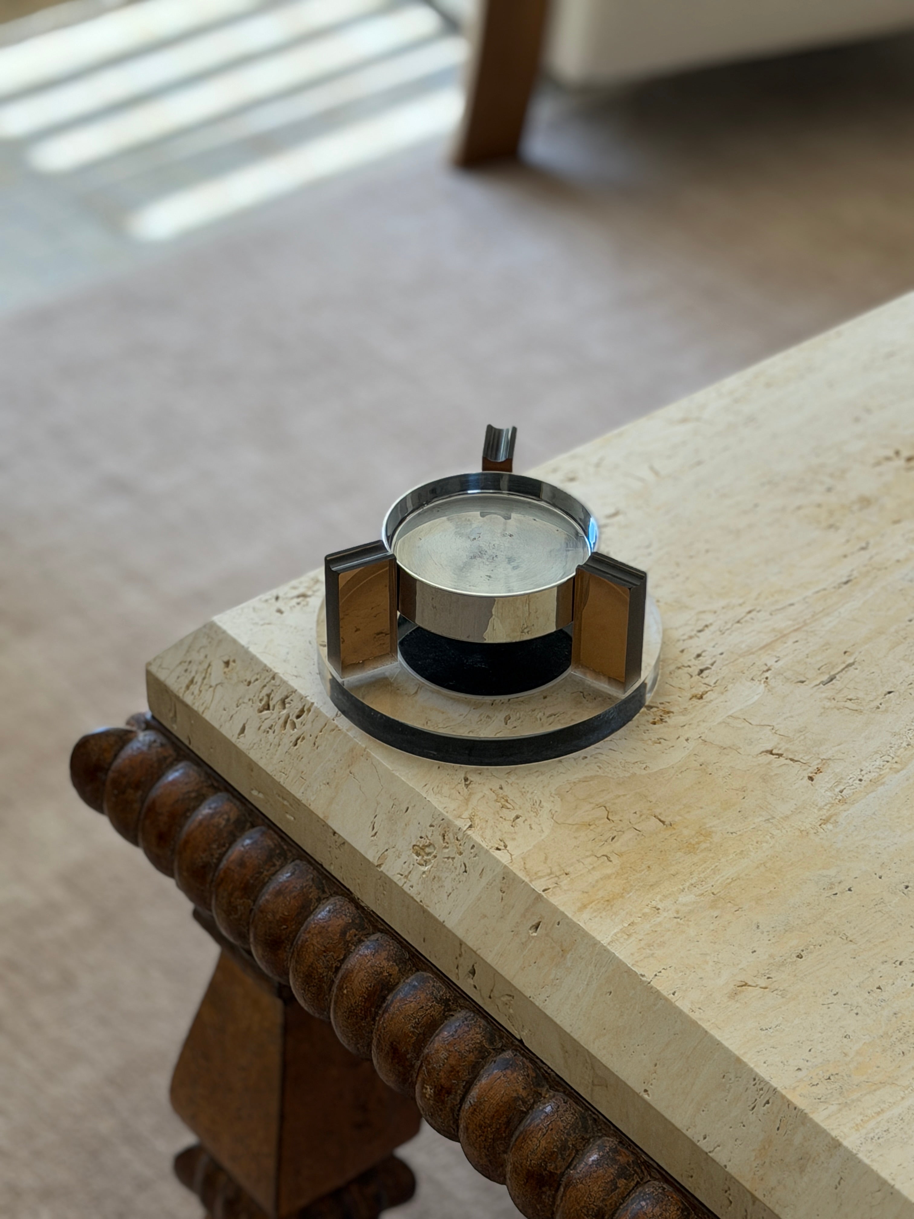 Magnetic Floating Ashtray with Lucite Base | Collectors Gene