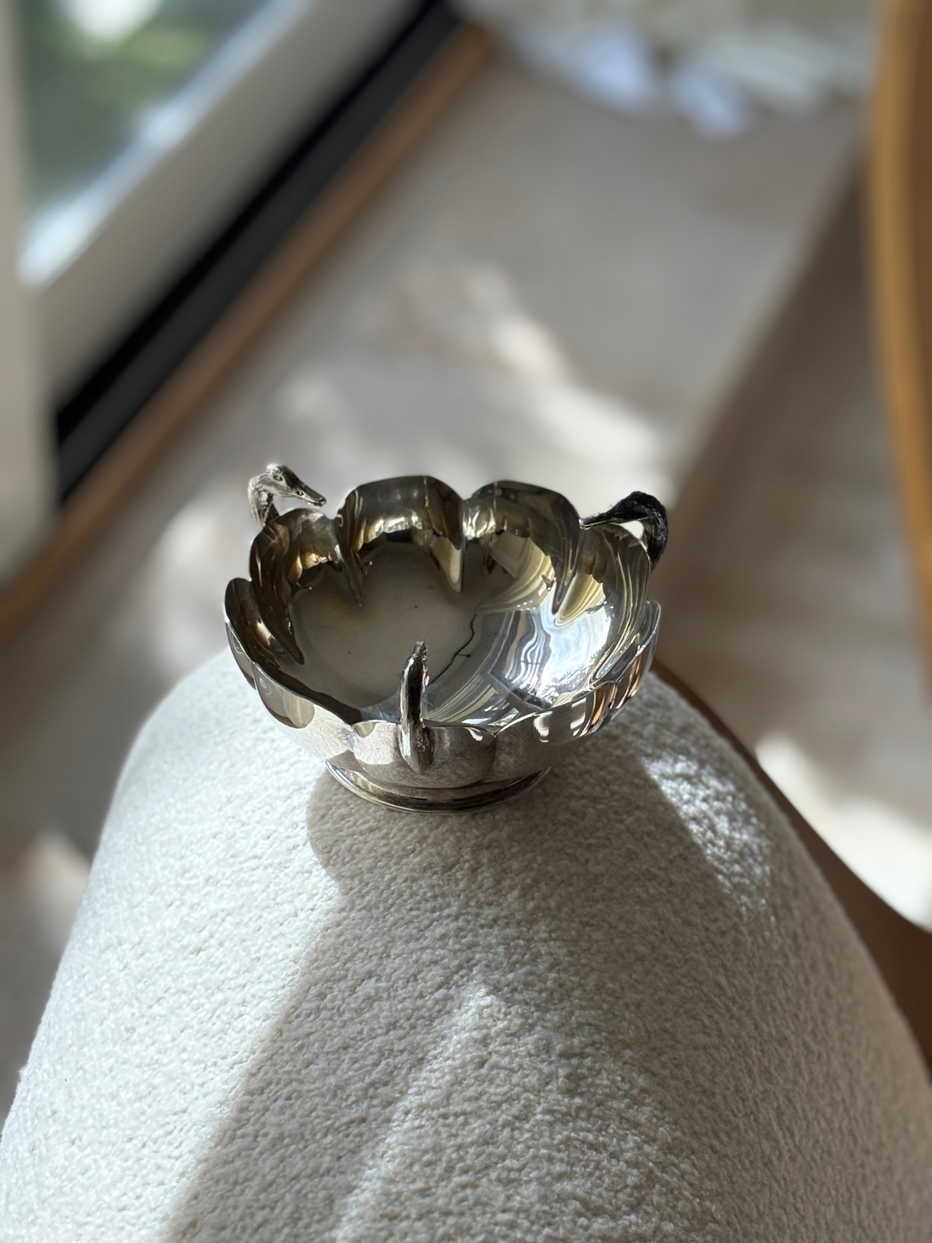 Scalloped Bowl with Duck Head Details in Silver Plate | Collectors Gene
