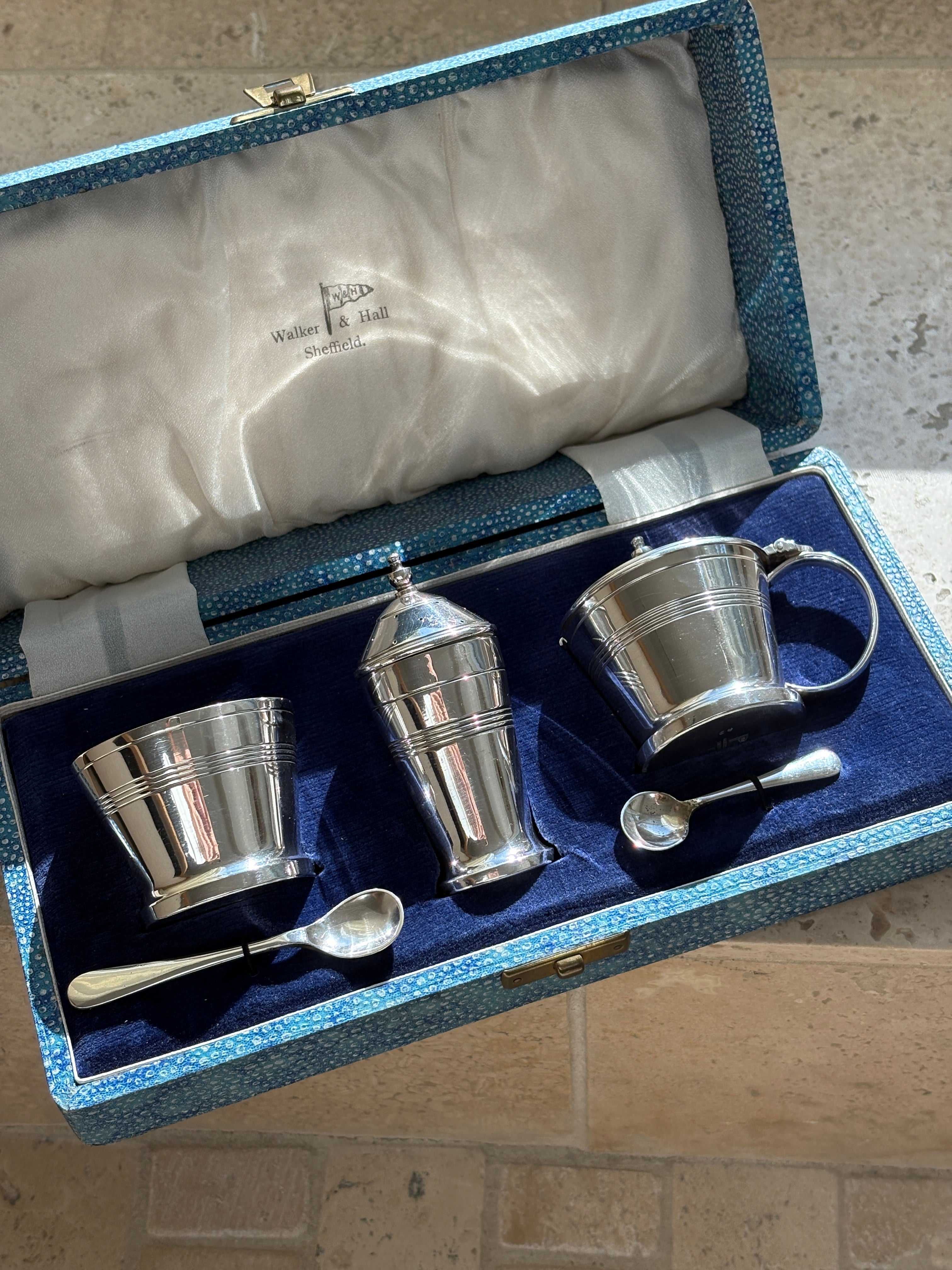 Walker & Hall Sheffield England Salt, Mustard, Pepper Cruet Set | Collectors Gene