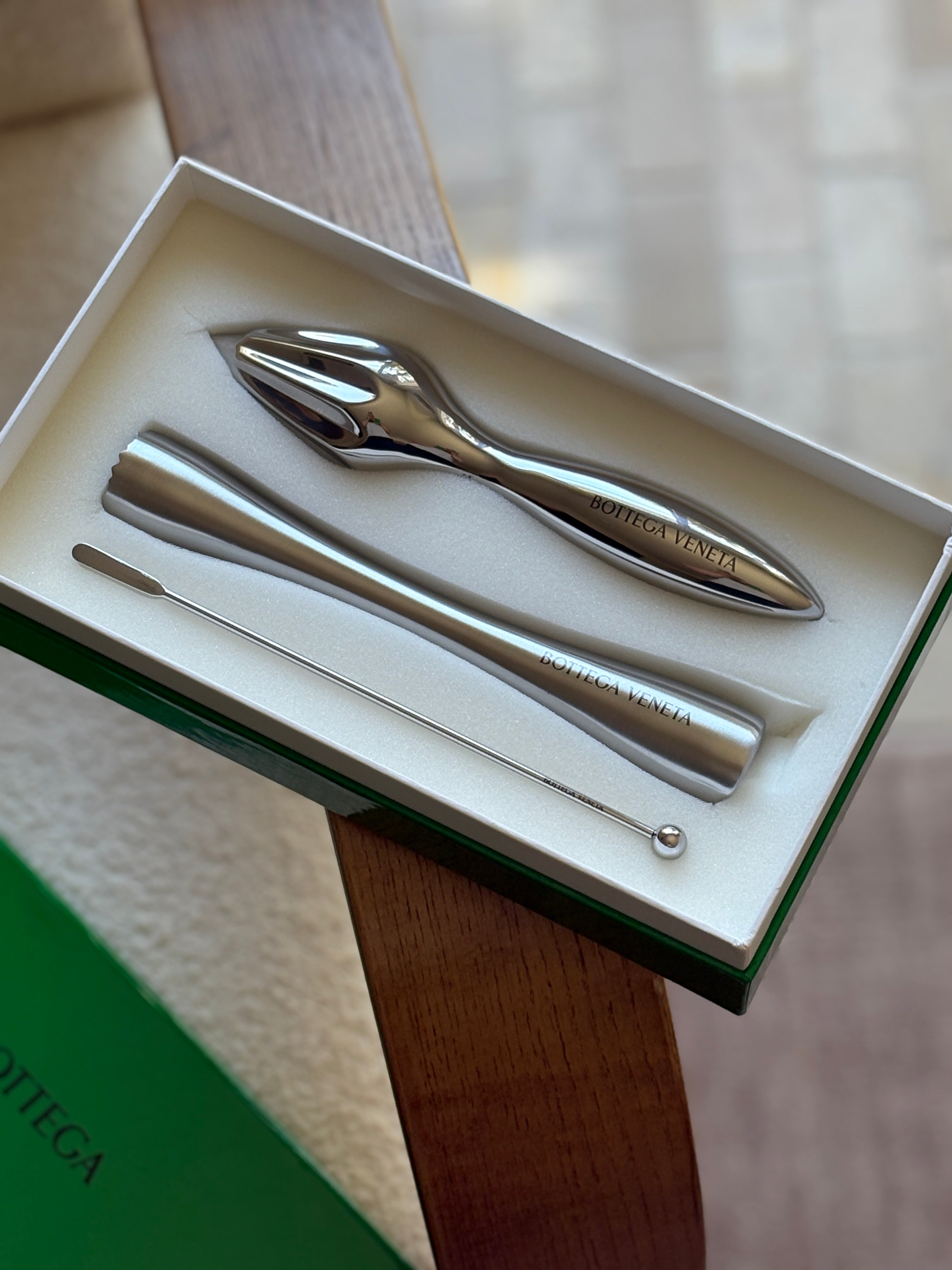 ボッテガヴェネタ ノベルティ カクテルセット Bottega Veneta Stainless Steel Bar Tool Set - Novelty – Collectors