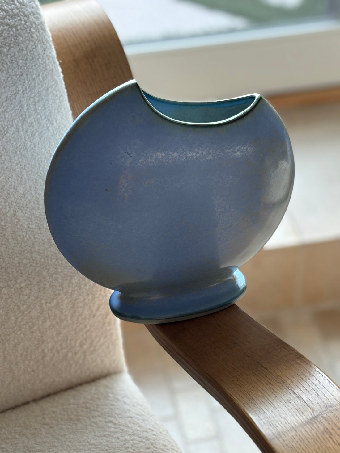 Crescent Vase in Blue by Franco Bucci for Laboratorio Pesaro - Italy 1970s | Collectors Gene