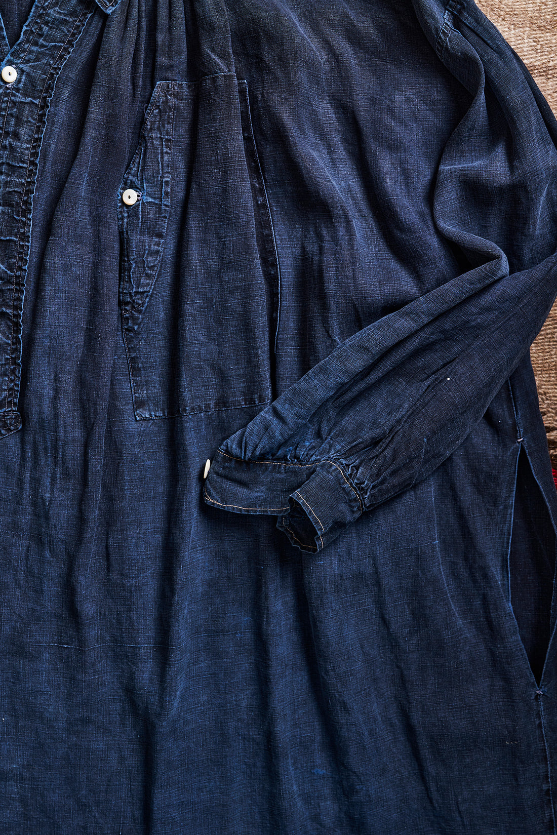 French Indigo Linen Smock Biaede | Doug Bihlmaier