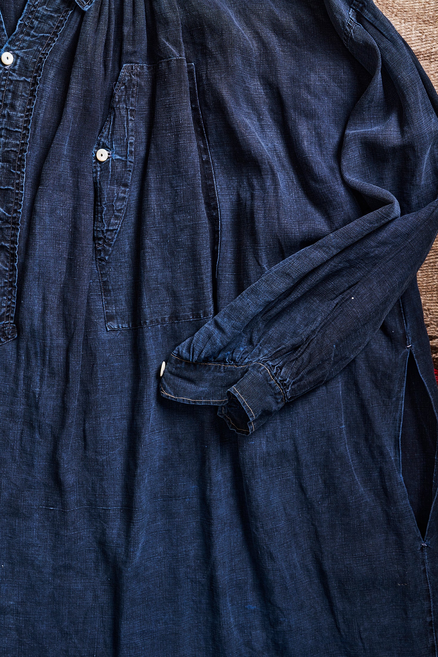 French Indigo Linen Smock Biaede | Doug Bihlmaier