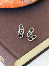 Pair of Chaine d&