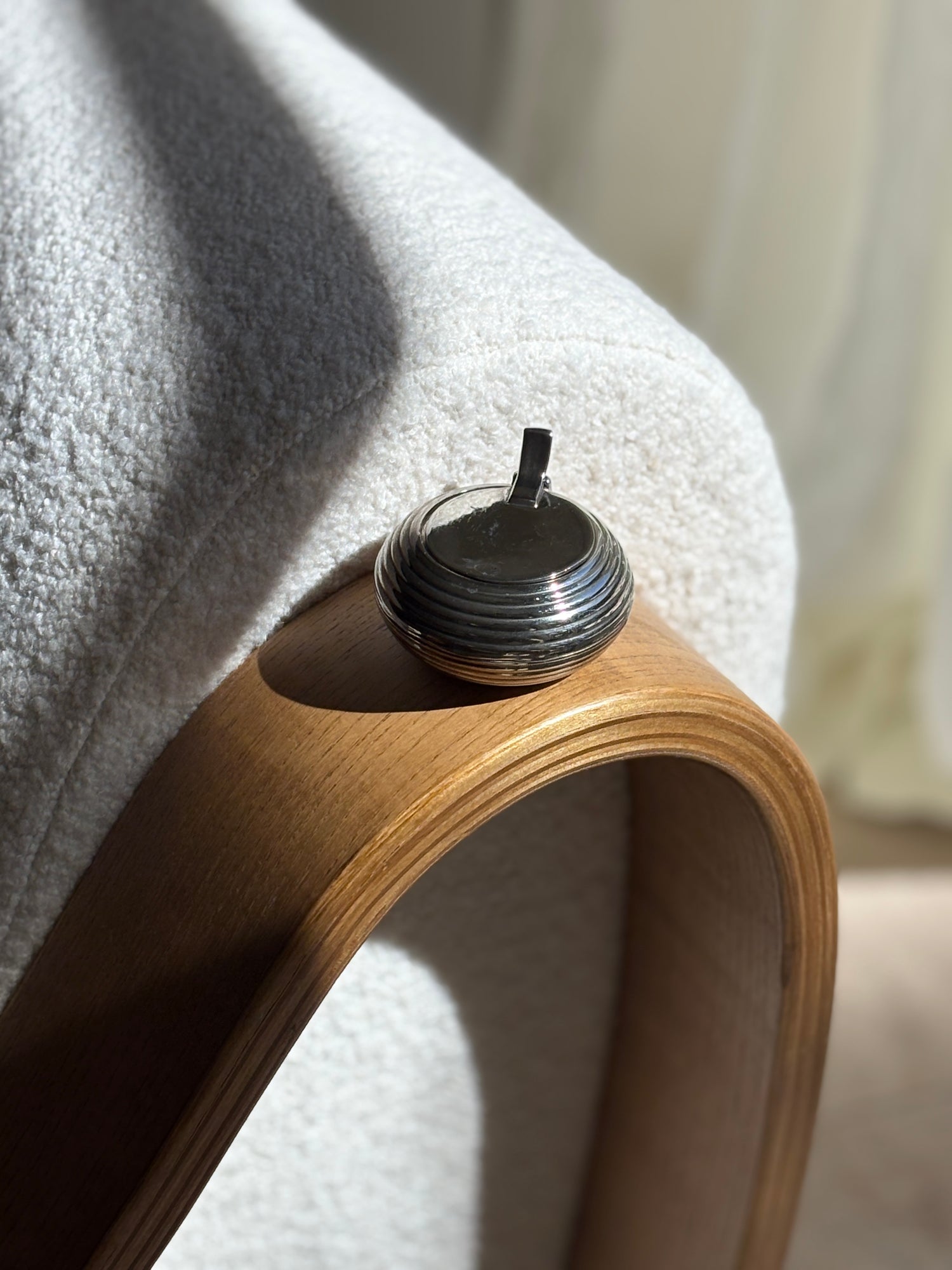 Italian Ribbed Round Hinged Lid Box - c. 1950s | Collectors Gene