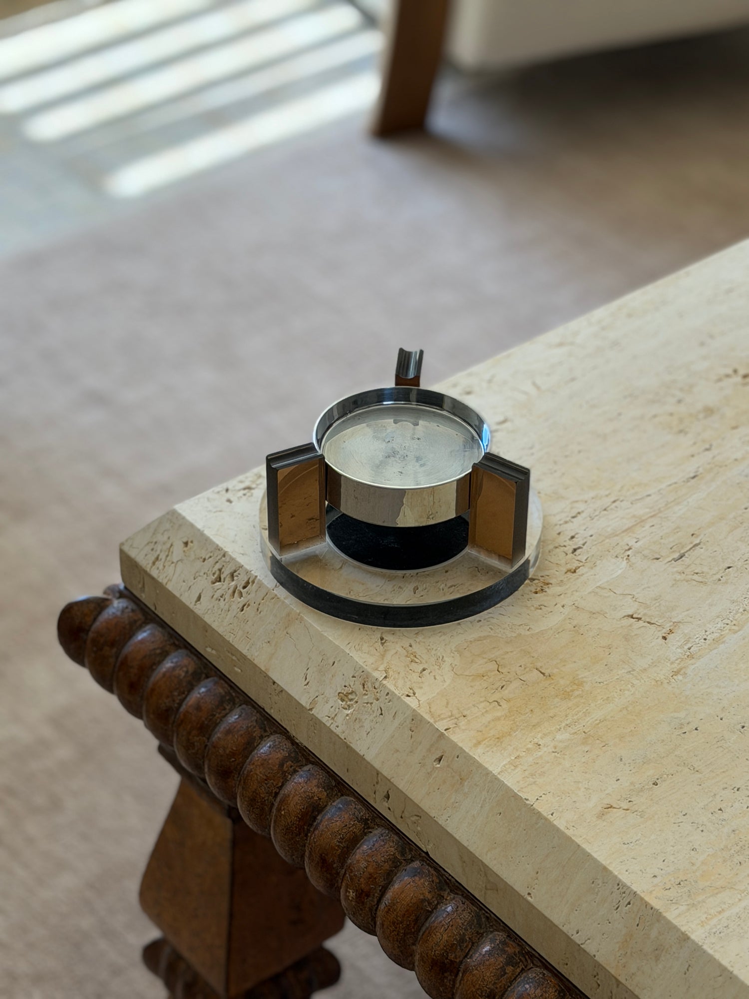 Magnetic Floating Ashtray with Lucite Base | Collectors Gene