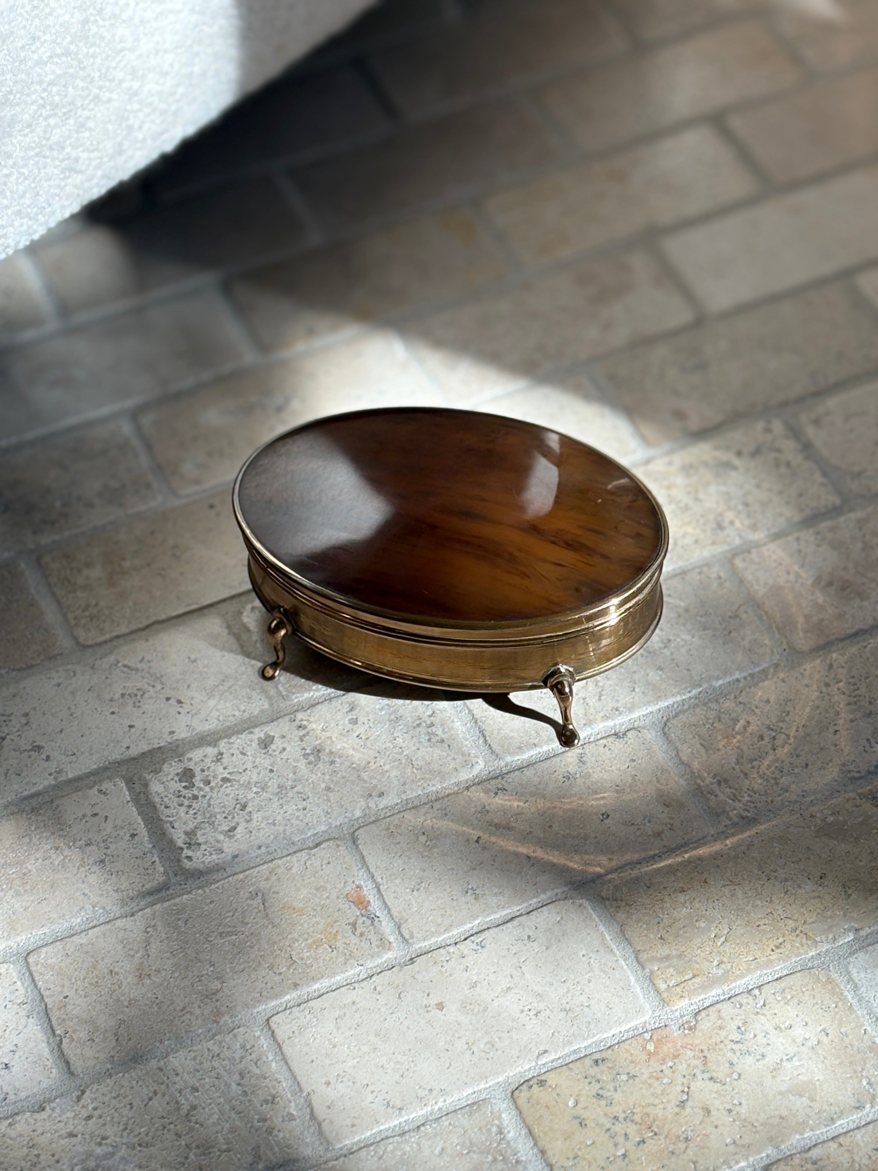 Oval Gilt Box with Tortoiseshell Top &amp; Spoon Feet | Collectors Gene