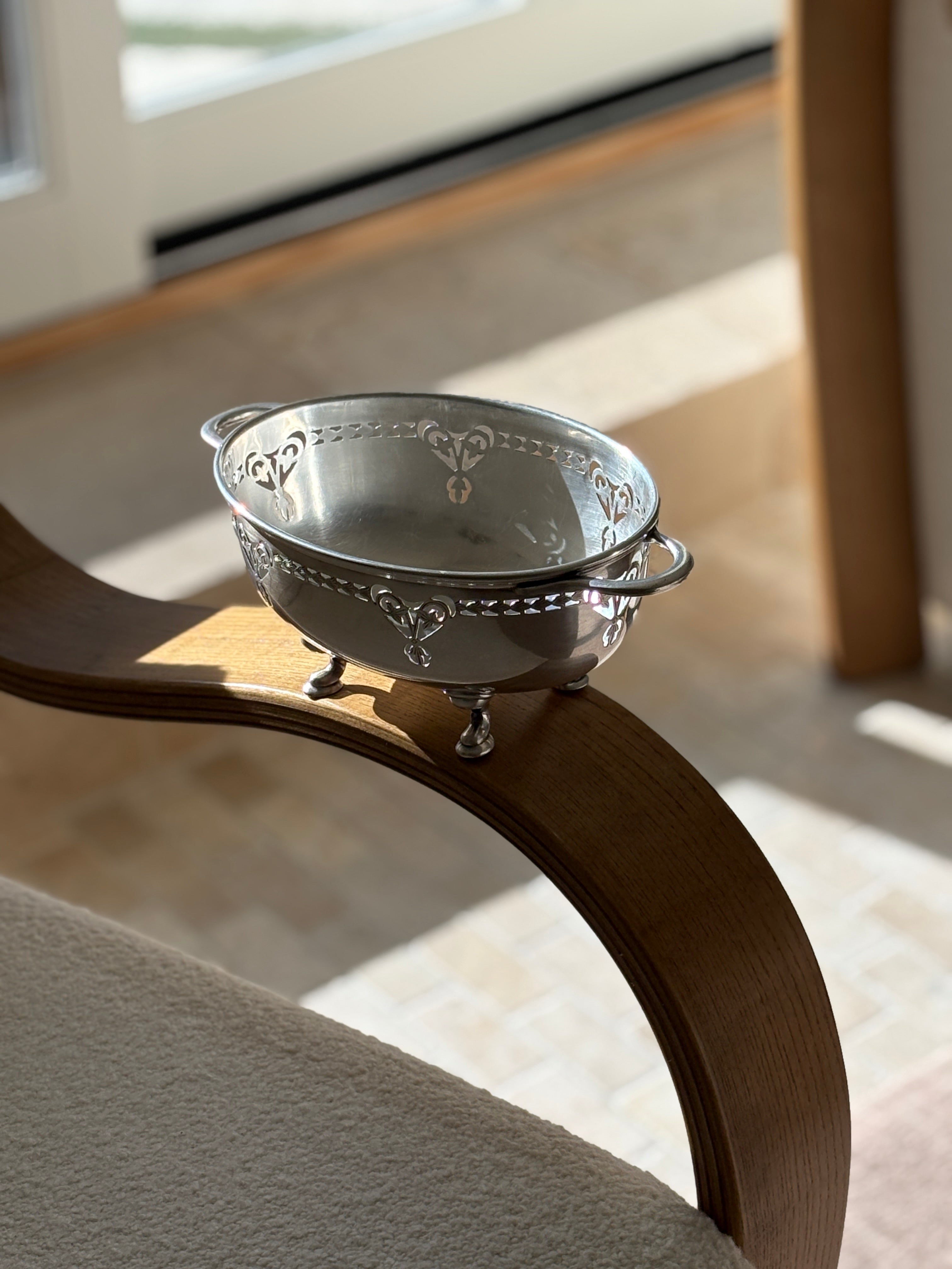 Pierced Silver Plated Footed Bowl by Walker &amp; Hall – Sheffield, England | Collectors Gene