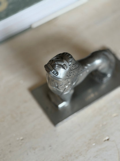 Close-up of the lion&