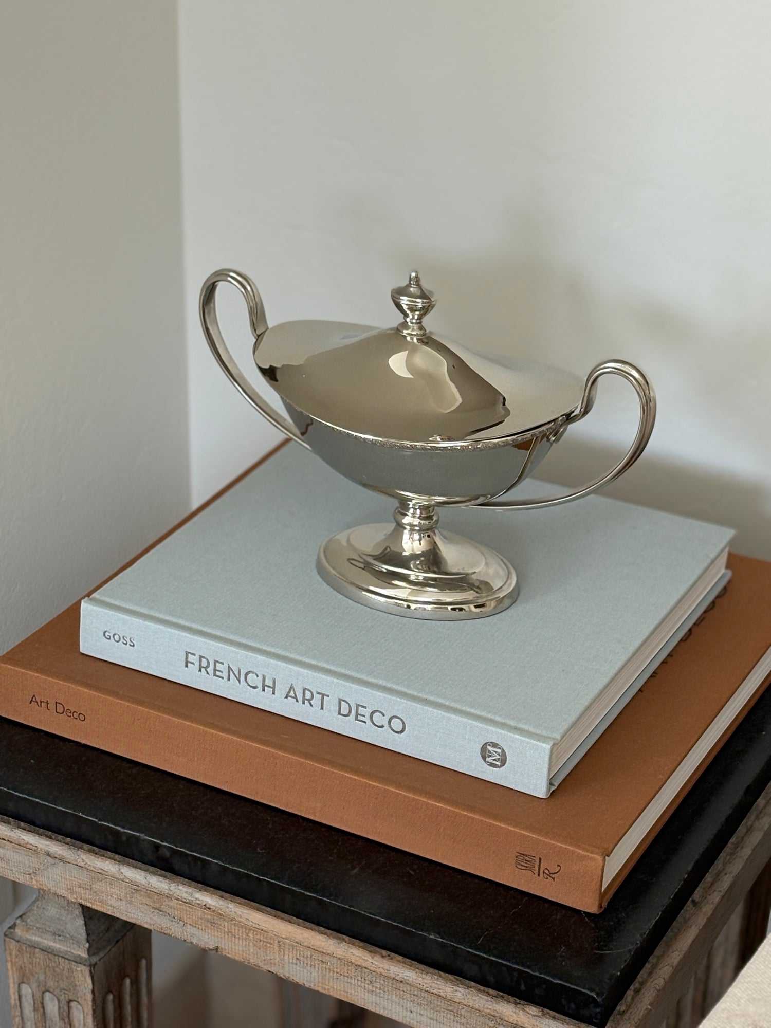 Urn with Handles and Lid in Chrome-Plated Metal | Collectors Gene