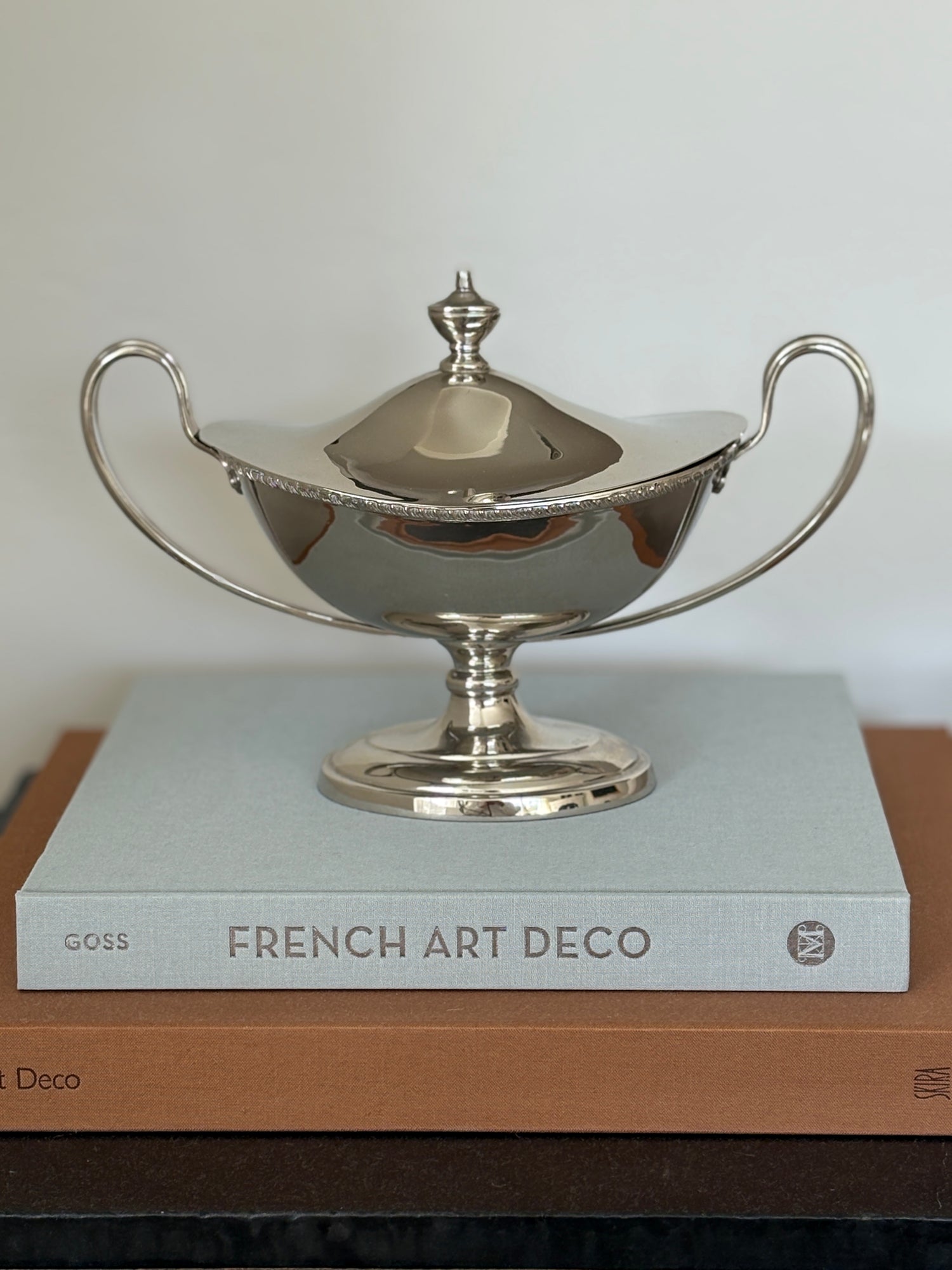Urn with Handles and Lid in Chrome-Plated Metal | Collectors Gene