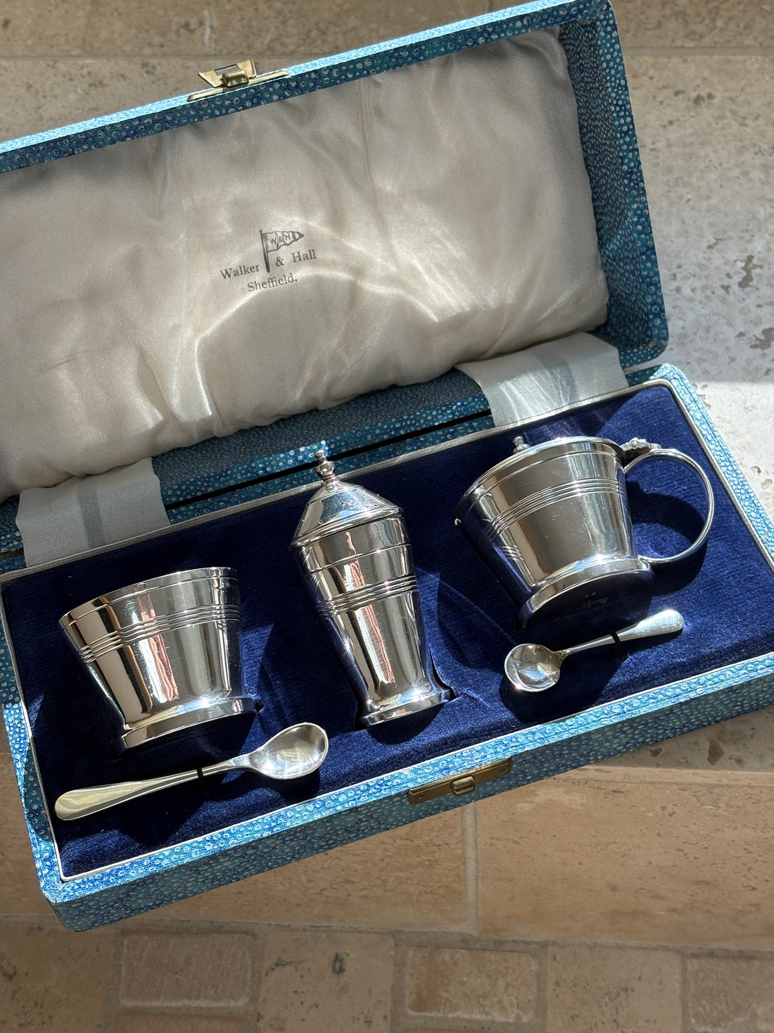 Walker &amp; Hall Sheffield England Salt, Mustard, Pepper Cruet Set | Collectors Gene