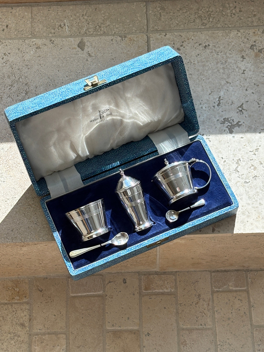 Walker &amp; Hall Sheffield England Salt, Mustard, Pepper Cruet Set | Collectors Gene